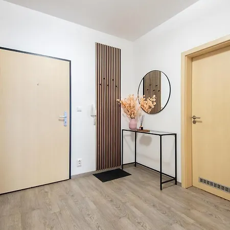 Apartment Nova Karolina *